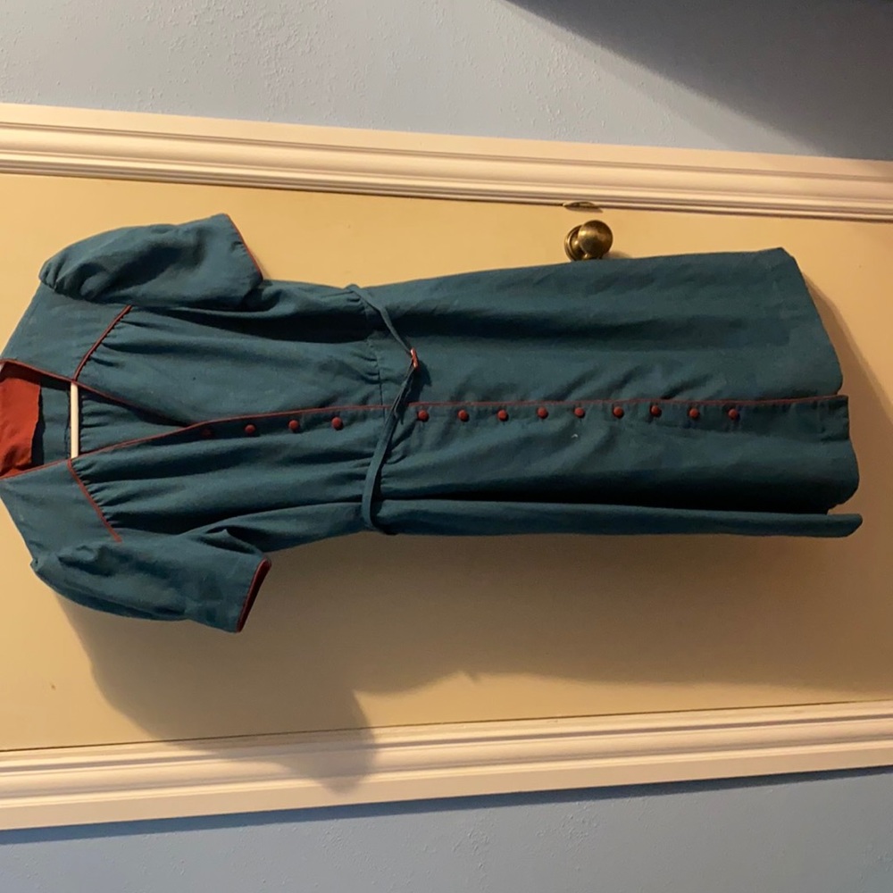 Teal/green & red 40’s style dress.